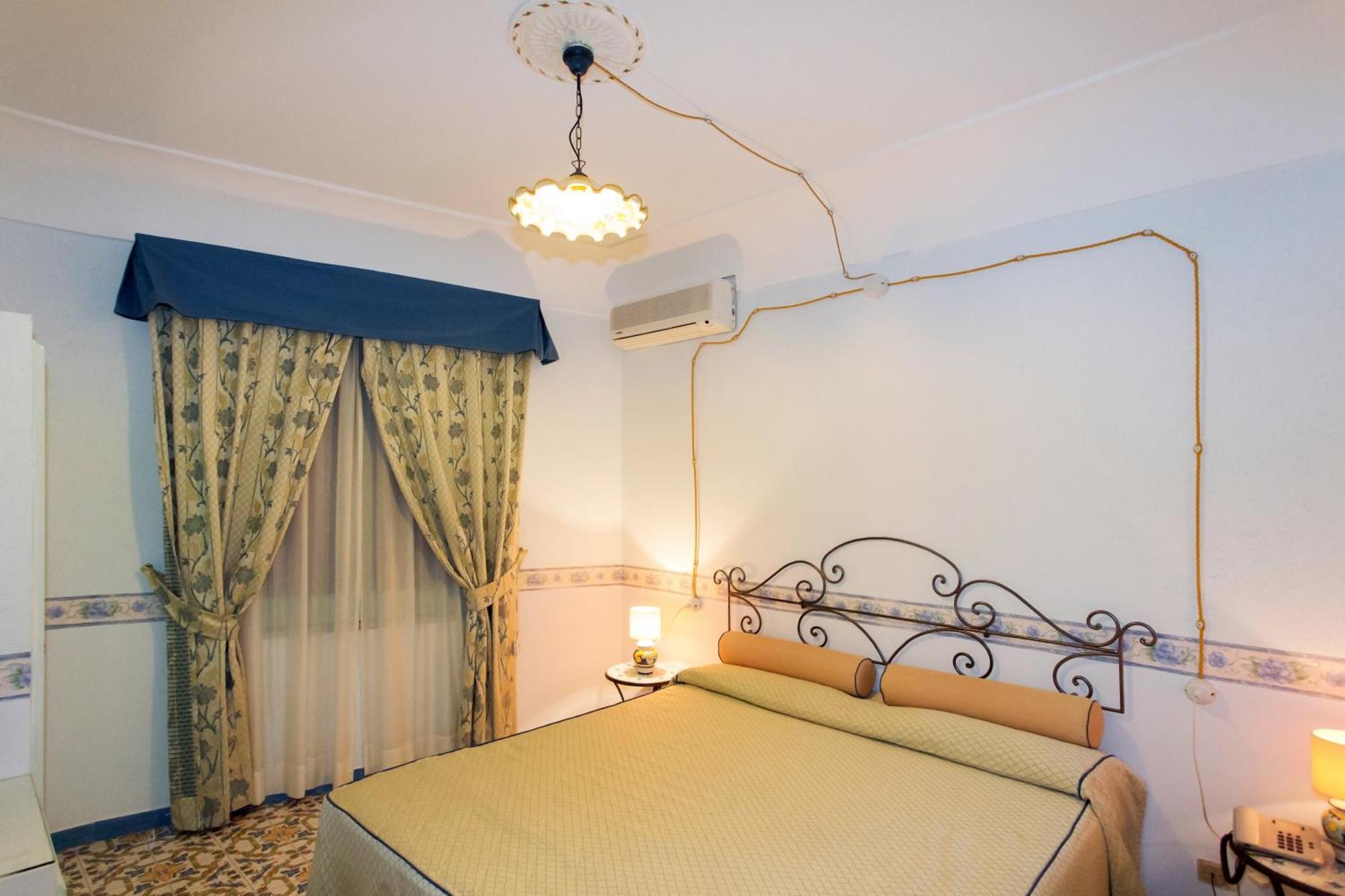 Fico D'India Relais Hotel Furore Room photo