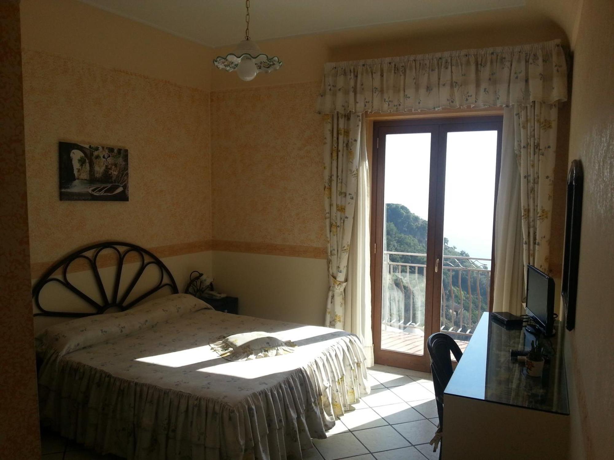 Fico D'India Relais Hotel Furore Room photo