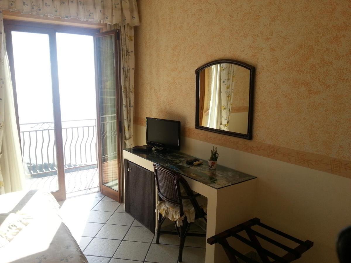 Fico D'India Relais Hotel Furore Room photo